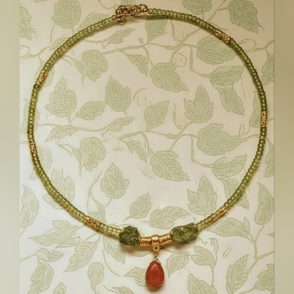 Green Peridot & Red Onyx Pendant In Dainty Contrasting Colors Necklace